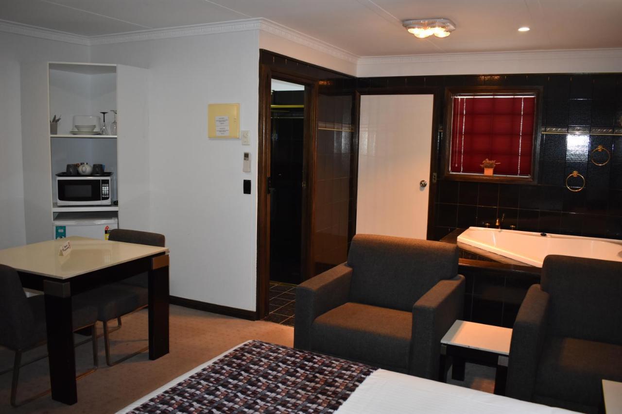 Roundhouse Motel Peterborough Luaran gambar