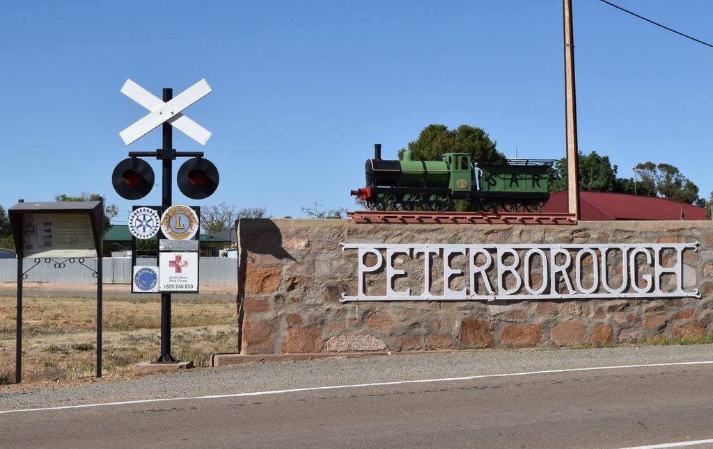 Roundhouse Motel Peterborough Luaran gambar