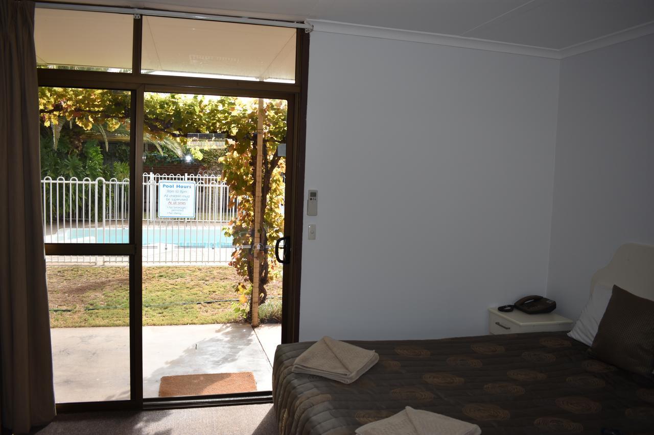 Roundhouse Motel Peterborough Luaran gambar