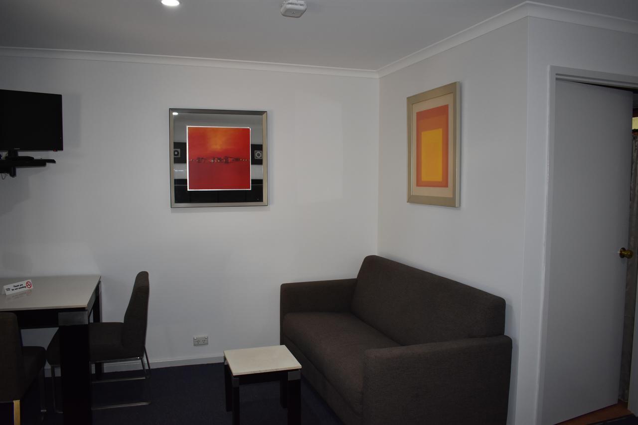 Roundhouse Motel Peterborough Luaran gambar